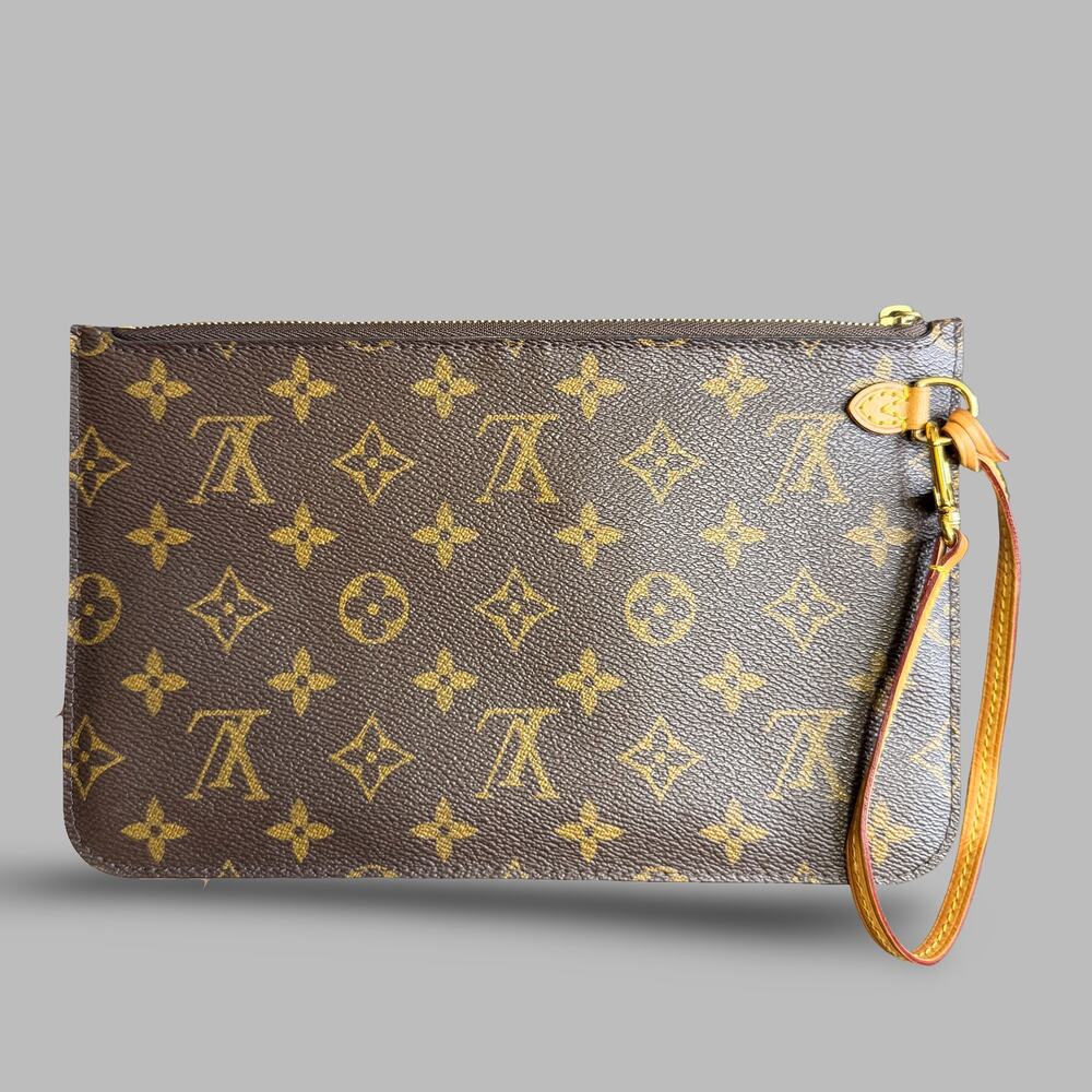 Louis Vuitton Monogram Neverfull Pouch With Wristlet Strap